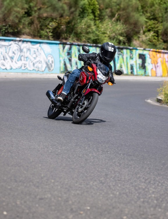 cb125f-product-page-hero-mobile-1600x2080-v2